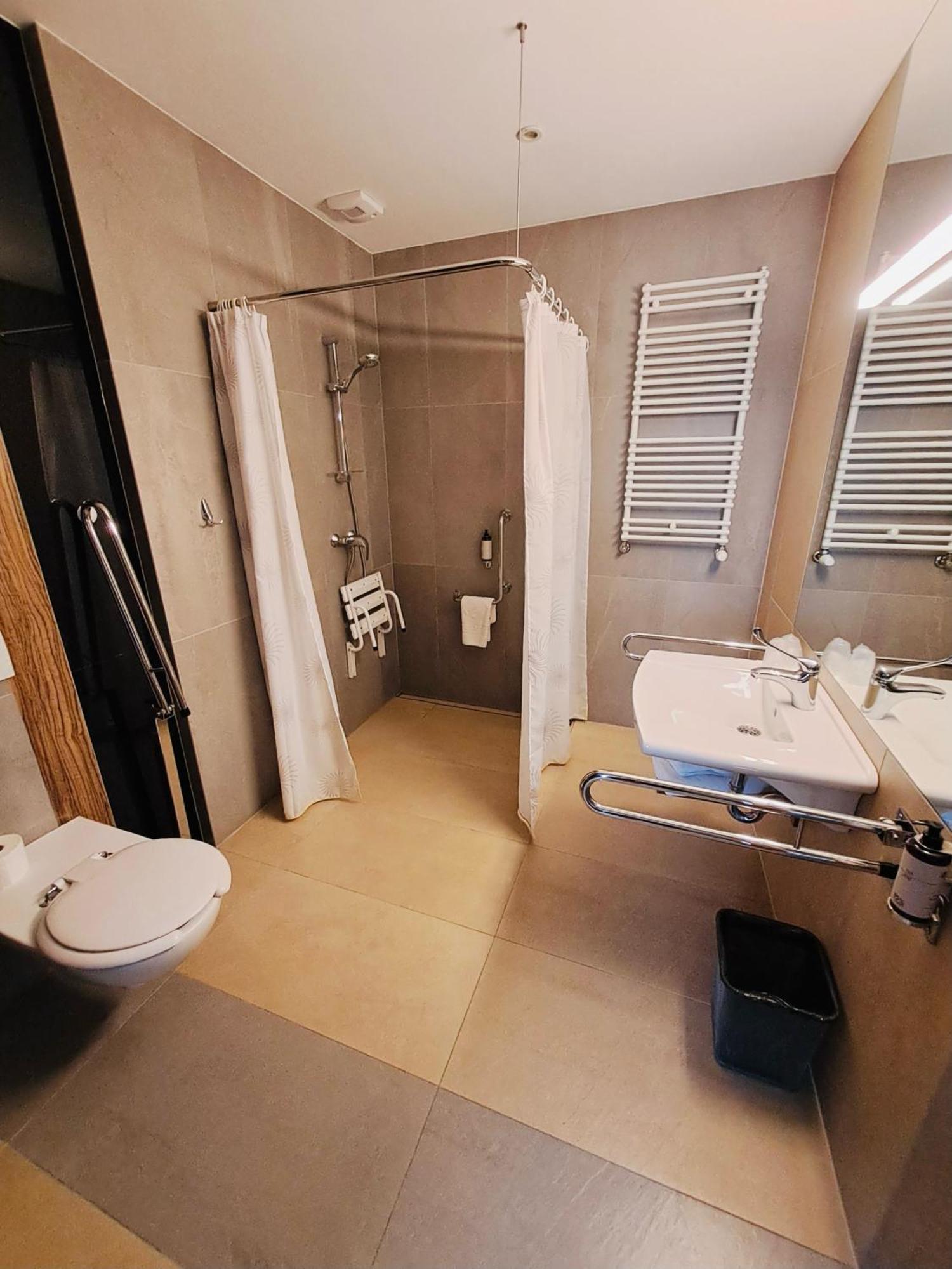 Hotel Piano Lublin Ngoại thất bức ảnh