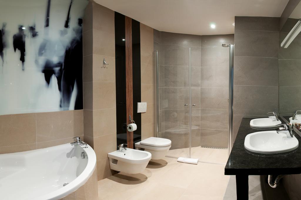Hotel Piano Lublin Phòng bức ảnh