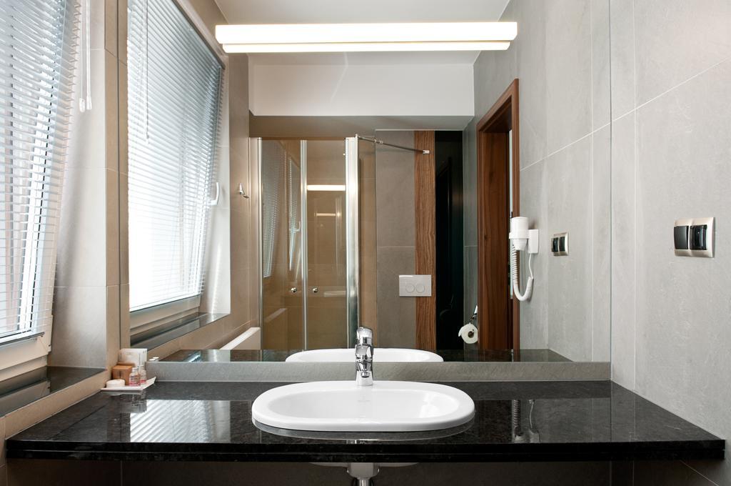 Hotel Piano Lublin Phòng bức ảnh