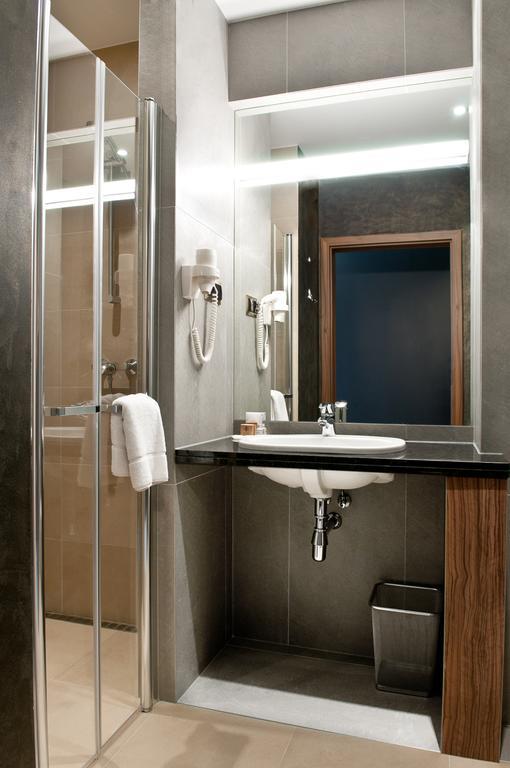 Hotel Piano Lublin Phòng bức ảnh