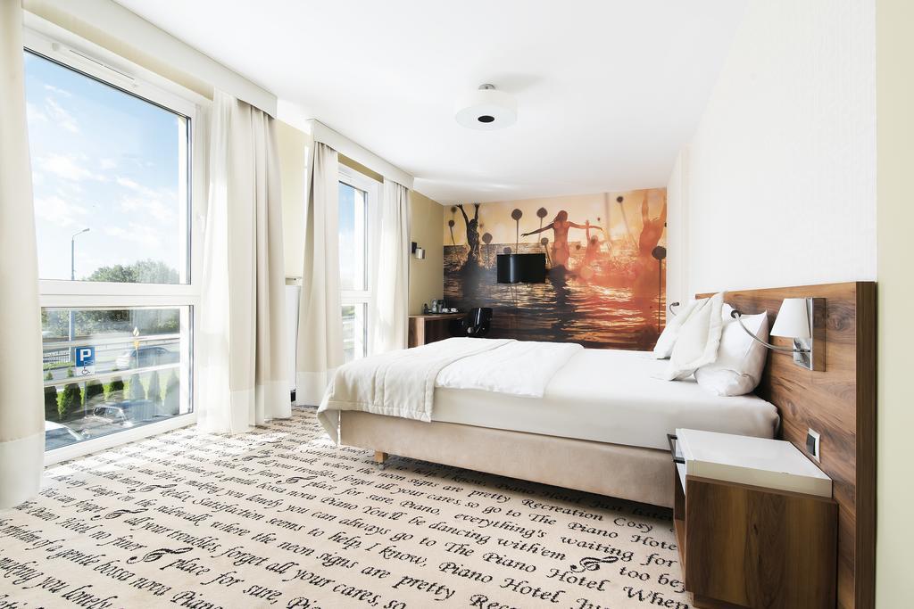 Hotel Piano Lublin Ngoại thất bức ảnh