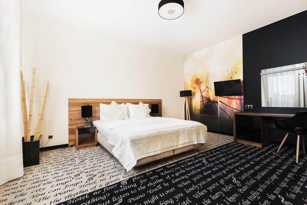 Hotel Piano Lublin Ngoại thất bức ảnh